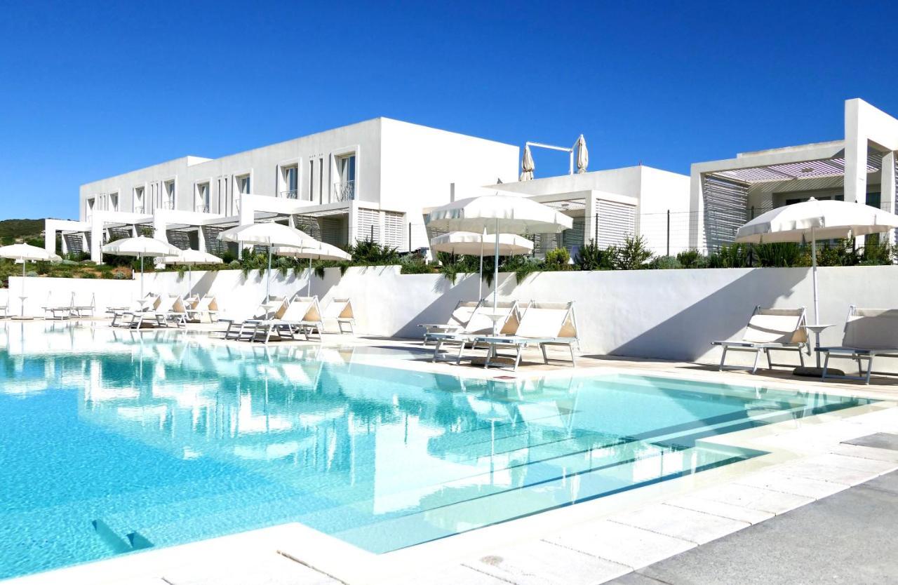 Resort Con Piscina A Soli 250 Mt Dalla Spiaggia La Pelosa Стинтино Екстериор снимка
